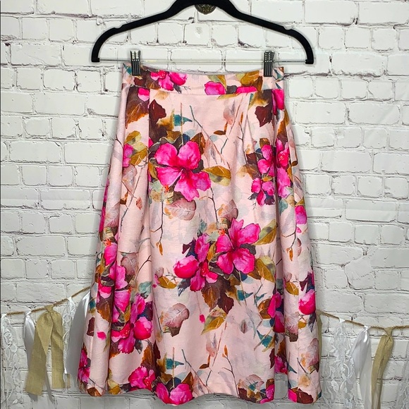 Esley Dresses & Skirts - Esley Floral skirt Pink size Small